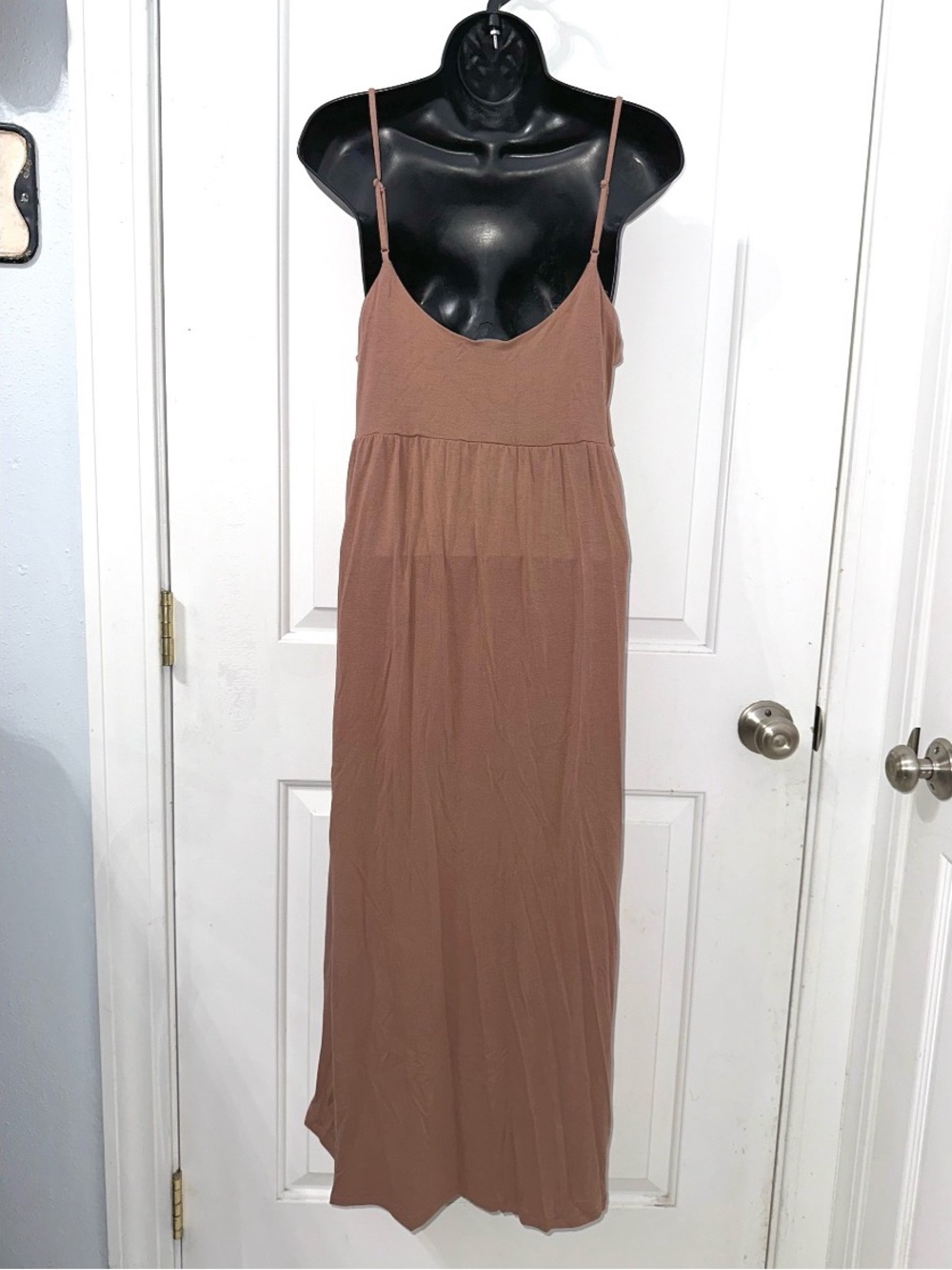 Old Navy Fit & Flare Midi Sundress in the color Rare Earth, size Large - Picture 4 of 6